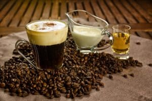 Kawa po irlandzku – przepis na pyszną Irish Coffee
