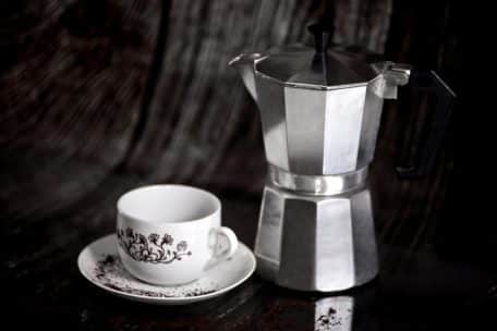 Kawiarka – jak parzyć kawę w kawiarce?