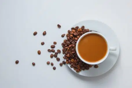 Kawa na czczo, czyli czy można pić kawę na pusty żołądek?