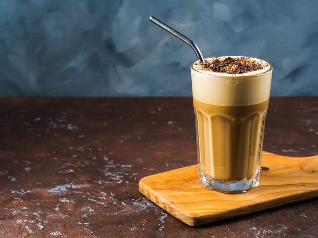 Kawa typu frappé — jak ją zrobić?