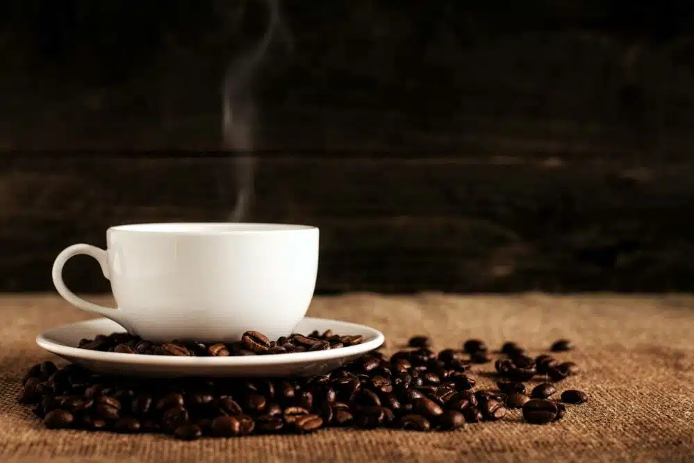 Jak poprawnie serwować kawę i herbatę