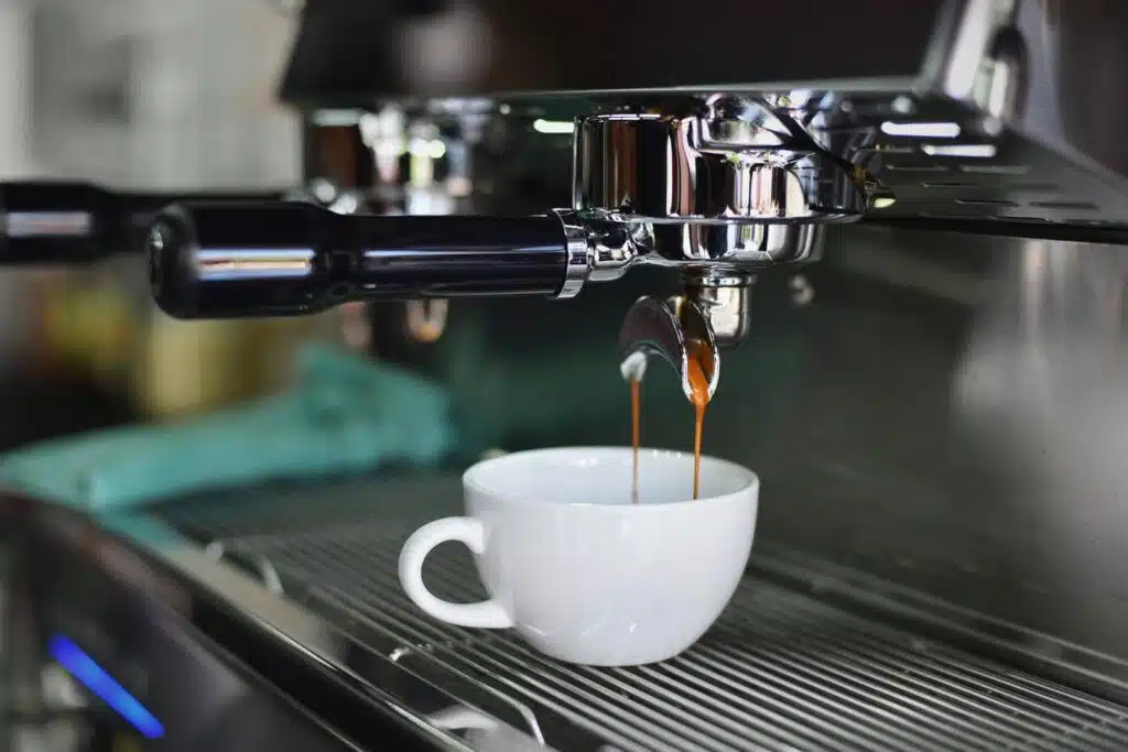 Ekspres do kawy – odkryj uniwersum aromatycznych rozkoszy