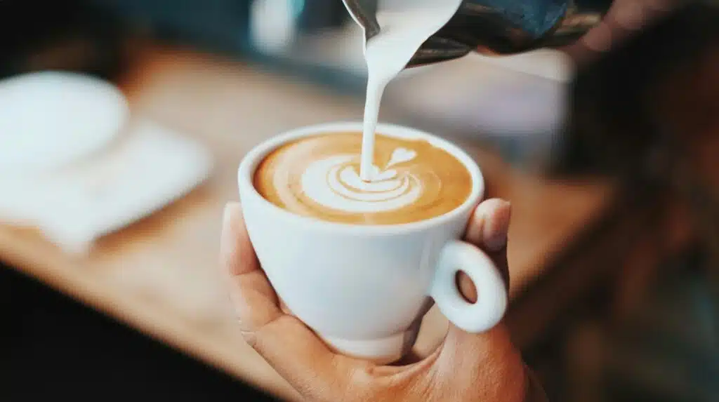 fahmi fakhrudin nzyzAUsbV0M unsplash Ekspresy ciśnieniowe Delonghi, dzięki którym zaparzysz wyjątkowo aromatyczną kawę! Oto polecane modele