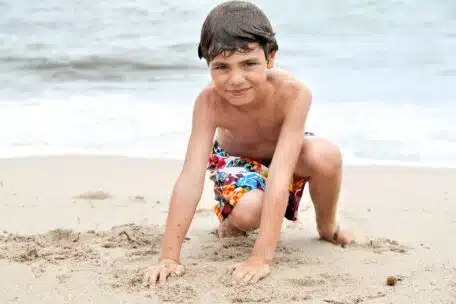 Kąpielówki dla chłopca – jakie wybrać? Porady przydatne na zakupach