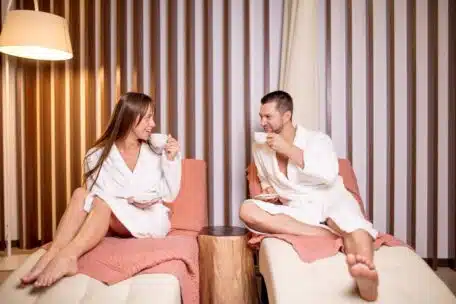 Kawa a sauna i jacuzzi – pić przed czy po seansie?
