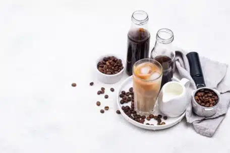 Trendy w gotowych napojach kawowych (rtd): rozwój rynku butelkowanej kawy i cold brew